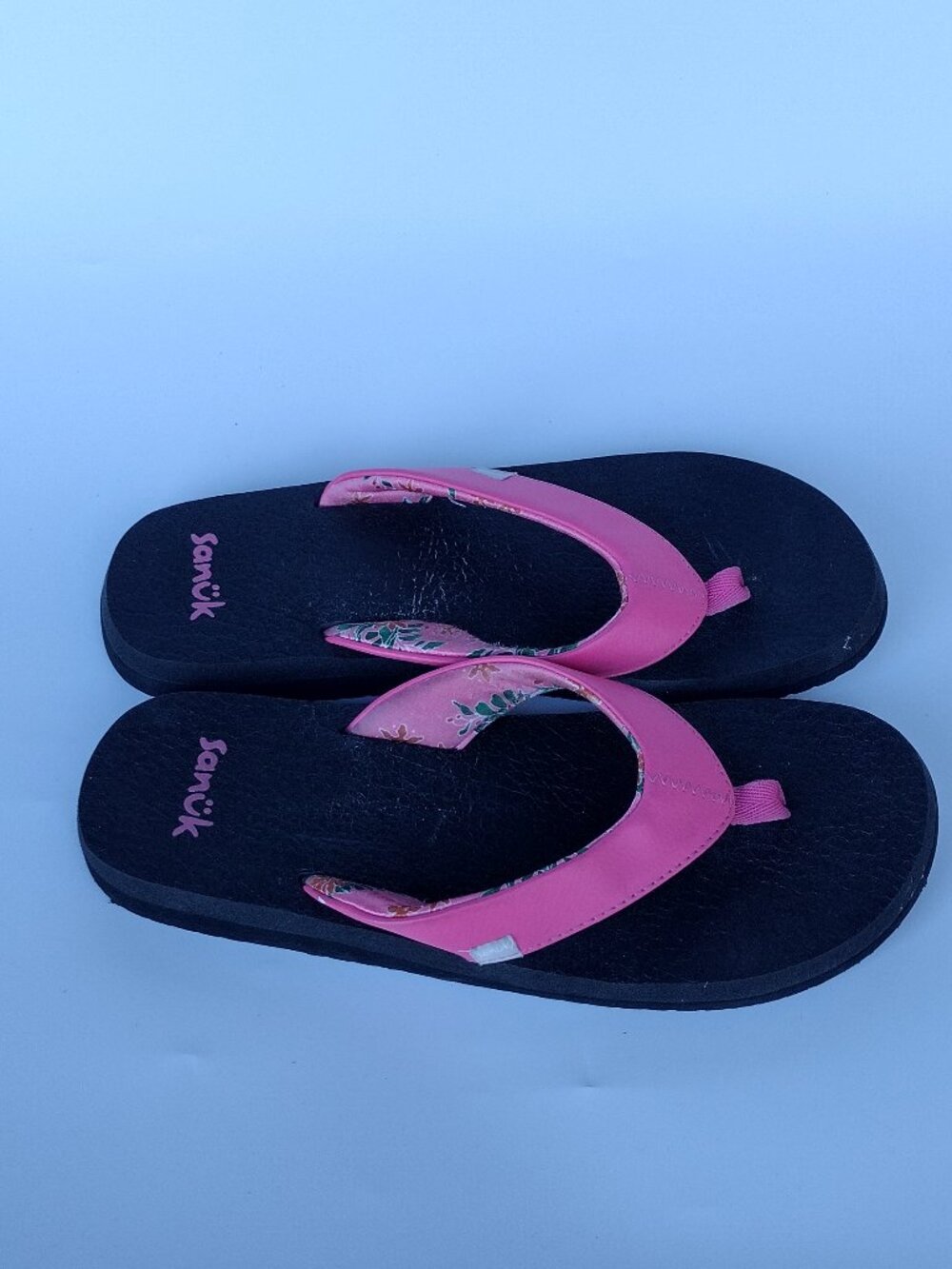 Sanuk Yoga Mat Flip Flops Women's size  8 Coral Pink Black Thong Sandals